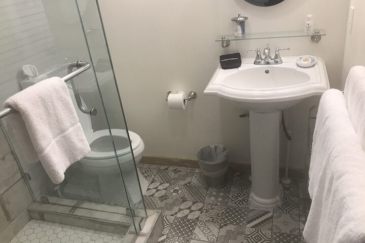 Room 102 of 361