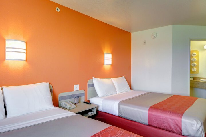 Room 21 of 40