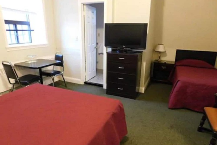 Room 18 of 36