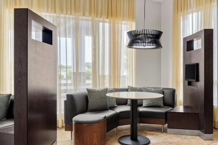Courtyard by Marriott Evansville East