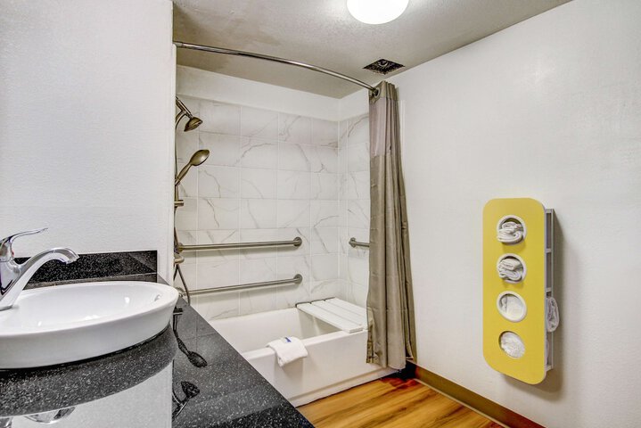 Motel 6 Waco TX - Lacy Lakeview