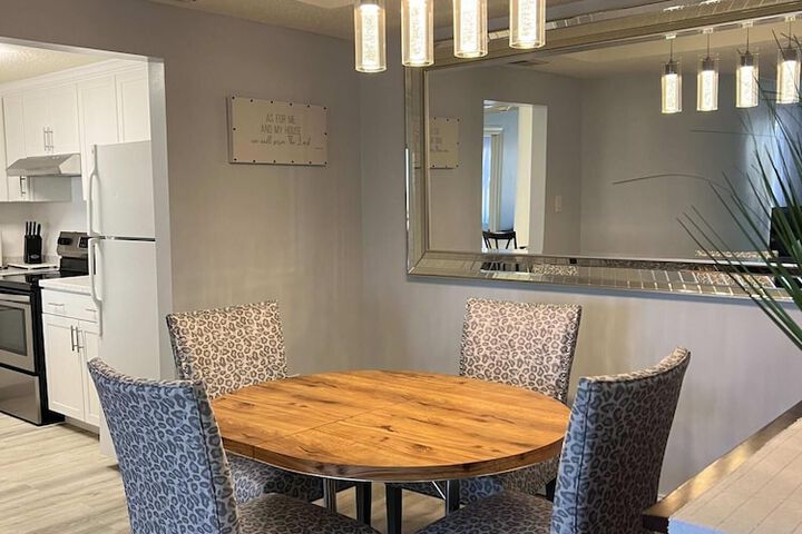 Uhost AI 2BR Condo Scenic Mountain Retreat