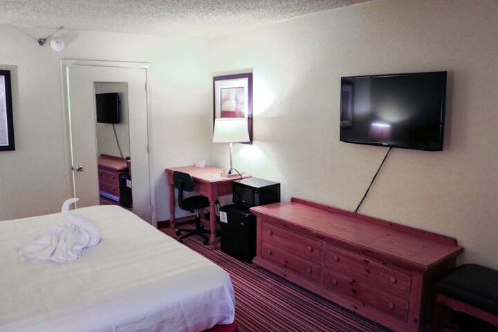 Room 35 of 46