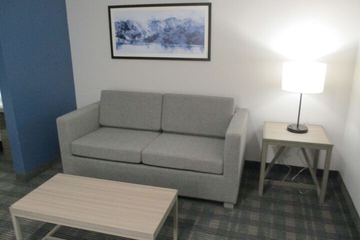 Room 9 of 19