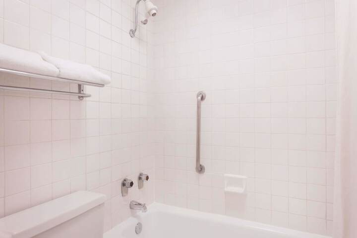 Room 9 of 21