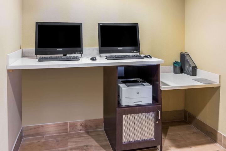 Business Center 46 of 46