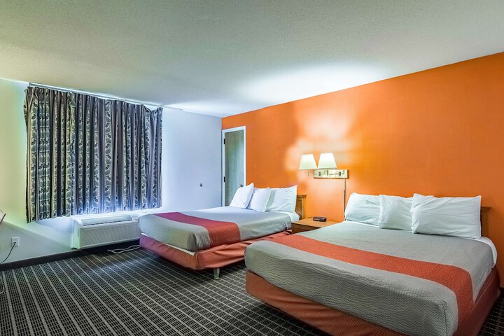 Room 16 of 44