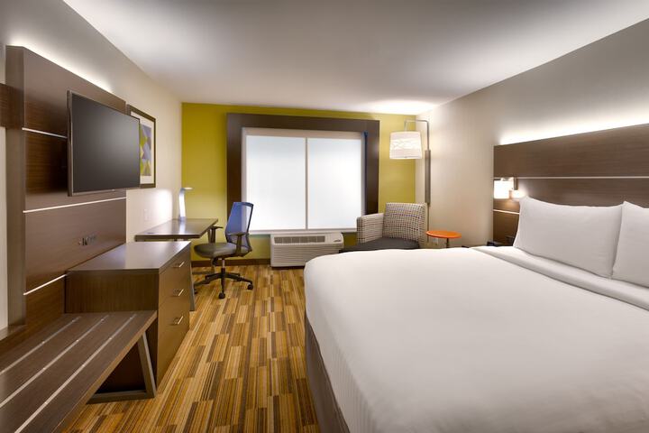 Room 10 of 33