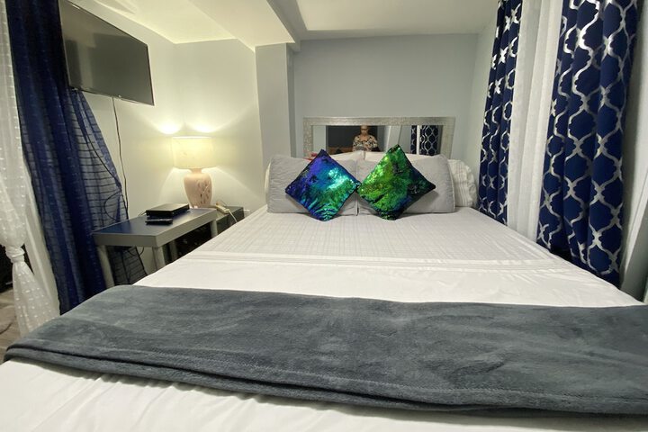 Nice 2 bedroom Apt With Patio