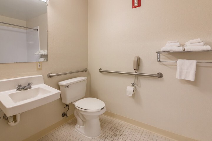 Room 17 of 27