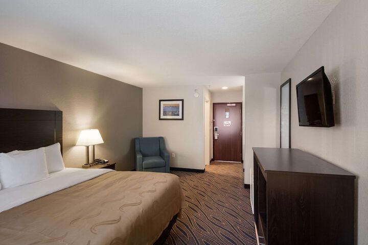 Room 17 of 43