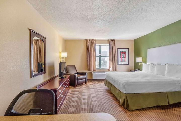 Room 10 of 29