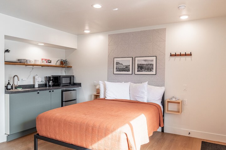 Room 37 of 120