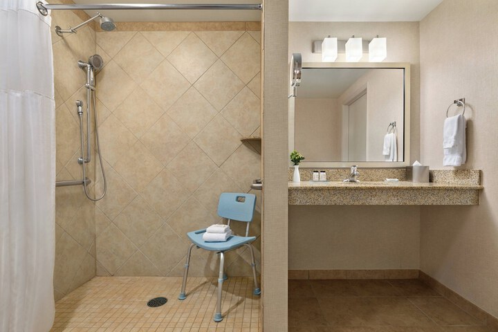 Delta Hotels by Marriott Helena Colonial