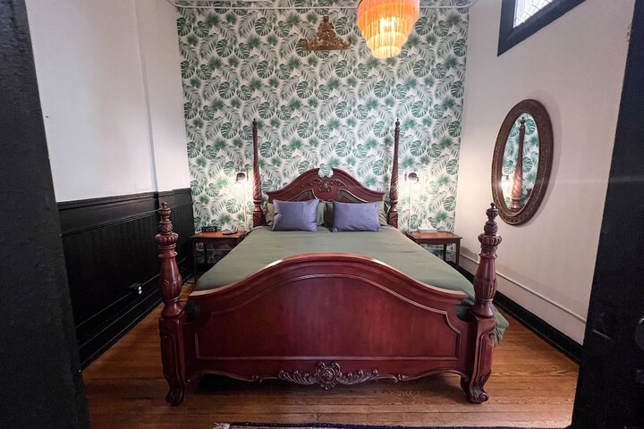 Room 70 of 120