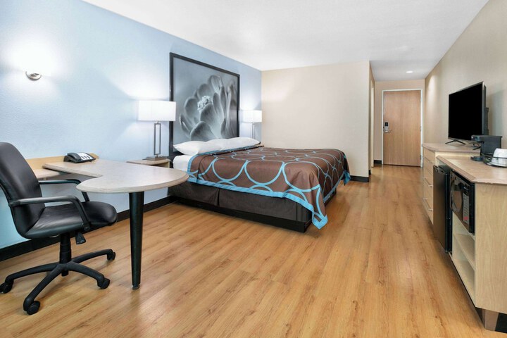 Room 21 of 39