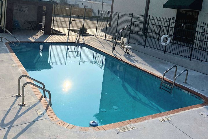 Pool 9 of 37