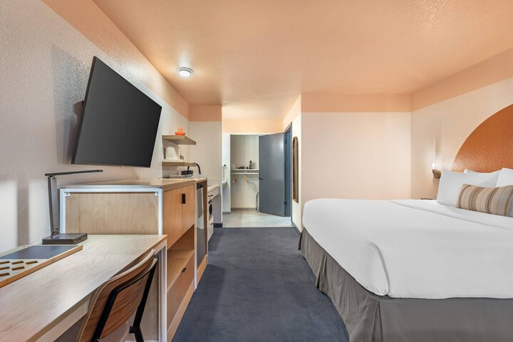 The Sandman Santa Rosa Sonoma an Ascend Collection Hotel
