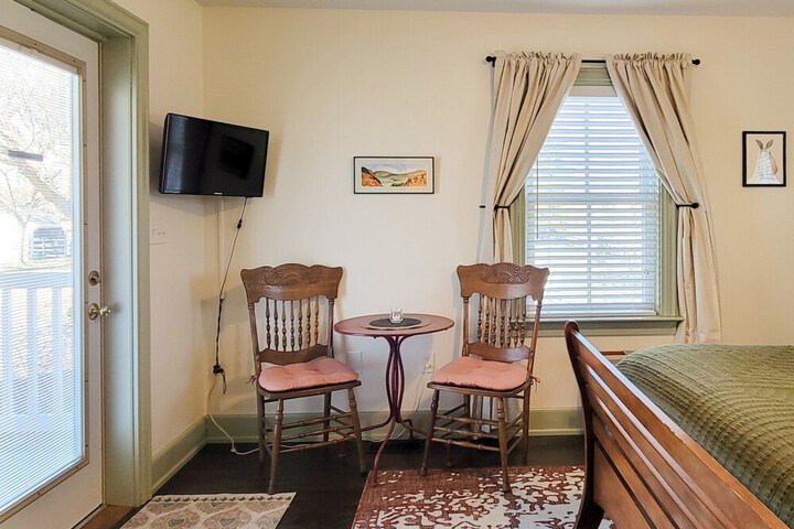 Room 11 of 46