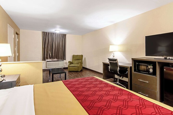 Econo Lodge Inn & Suites Matthews - Charlotte
