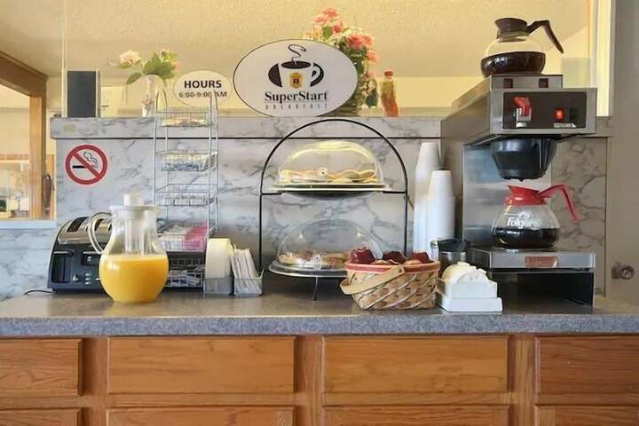 Breakfast/Coffee Service 18 of 18