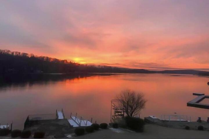Candlewood Lake House