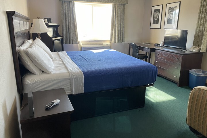 Room 10 of 24