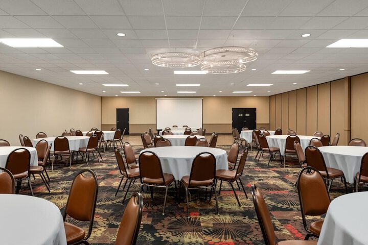 Ramada by Wyndham Grand Forks