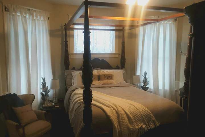 Room 18 of 33