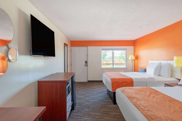 Room 32 of 42