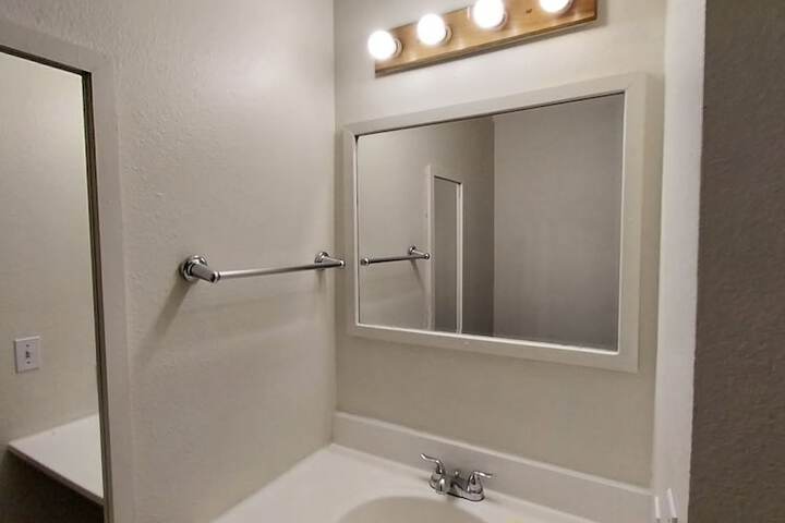 Room 32 of 114