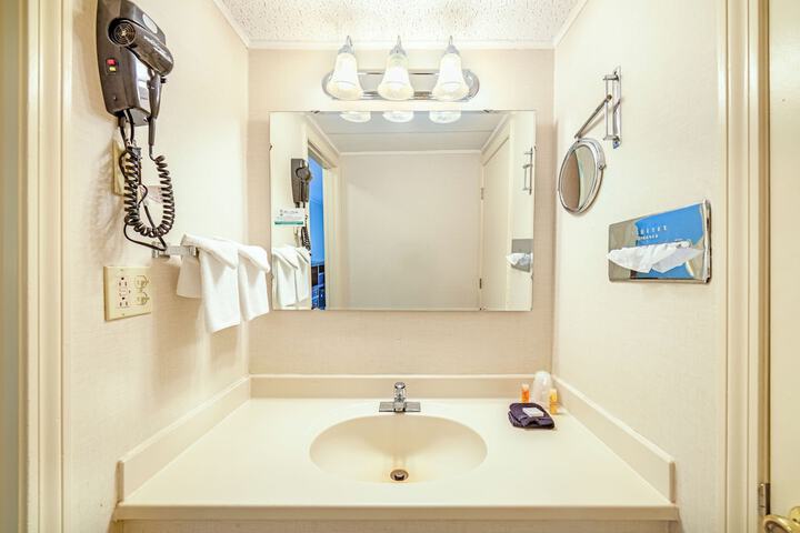 Town and Country Inn & Resort