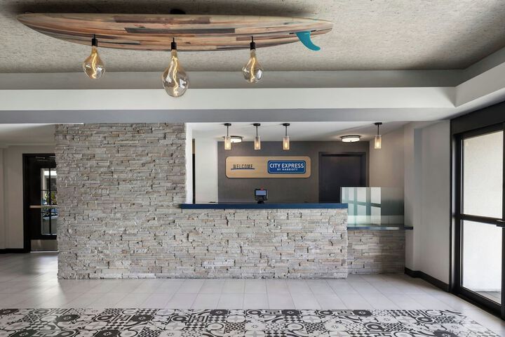 City Express by Marriott Manhattan Beach