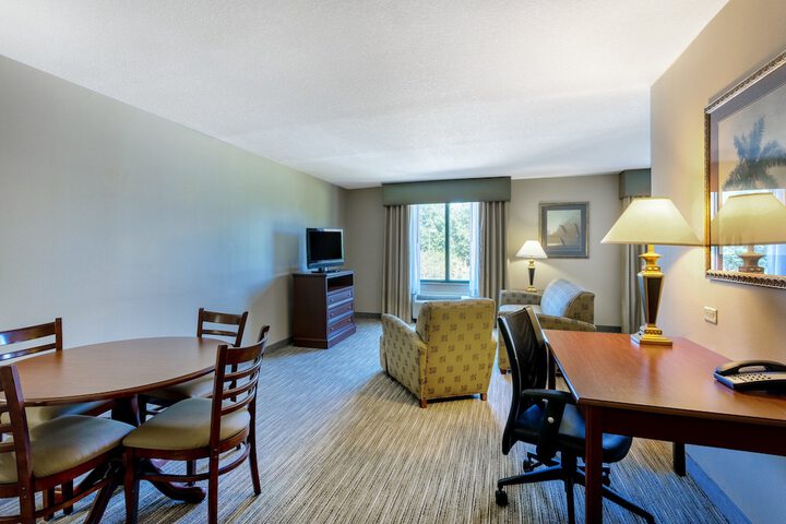 Room 27 of 71