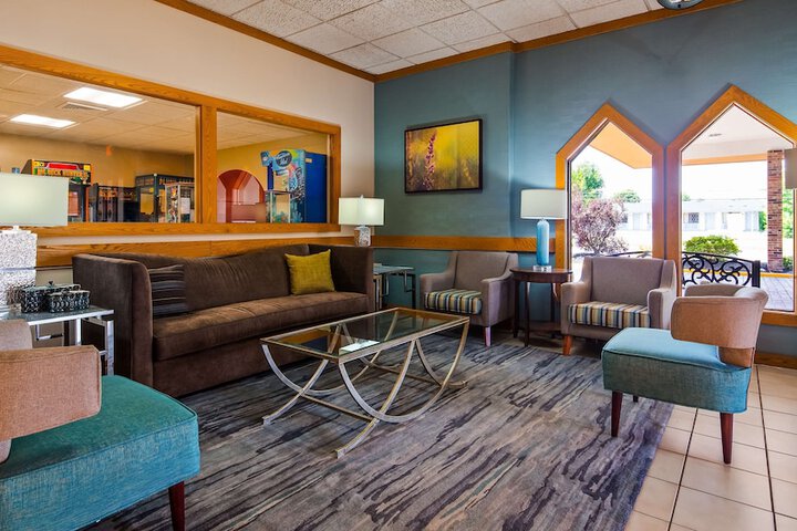 Hotel Interior 6 of 33