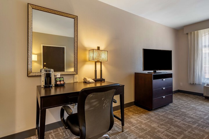 Best Western Plus Dalton Inn