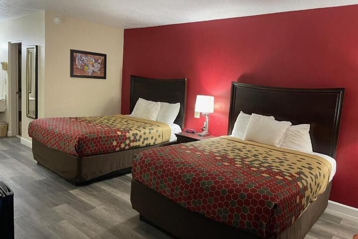 Perry Inn & Suites National Fairground I 75