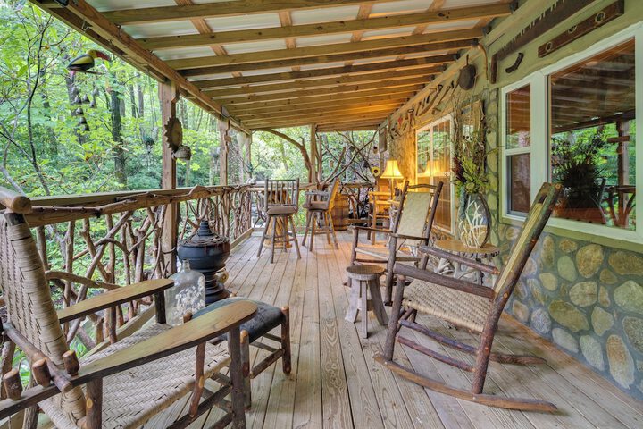 Celo Cabin w / Deck in Pisgah National Forest