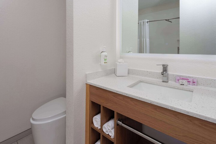 La Quinta Inn & Suites by Wyndham Coralville Iowa City