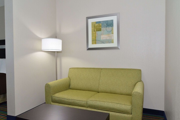 Room 15 of 25