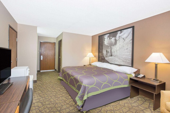 Room 15 of 15