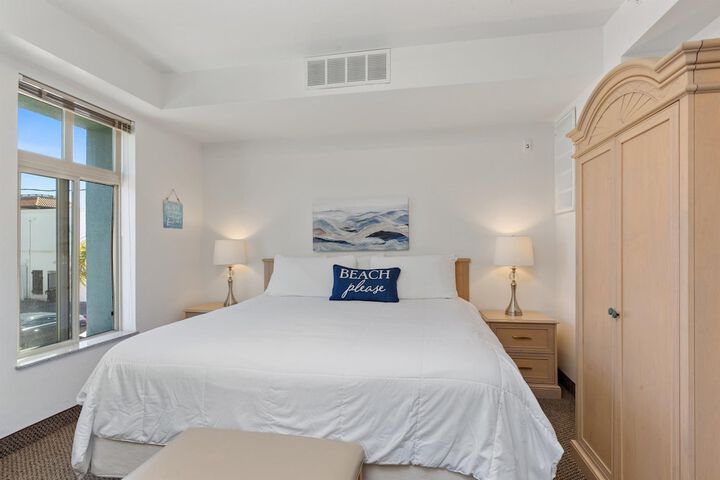 Beach House Inn & Suites
