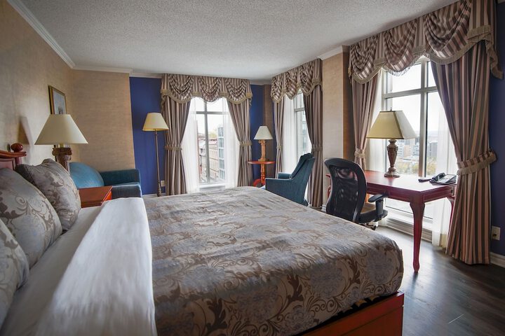 Room 35 of 128