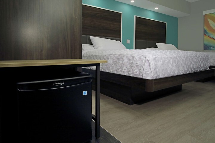 Room 21 of 34