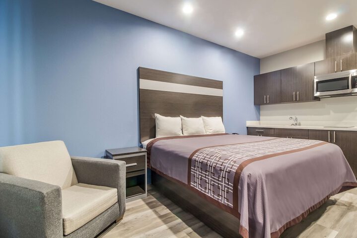Room 21 of 34