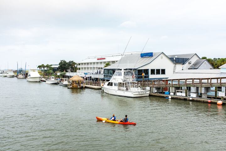 Shem Creek Inn