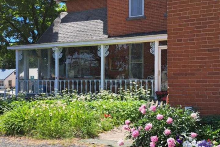 The Mays Place Bed and Breakfast