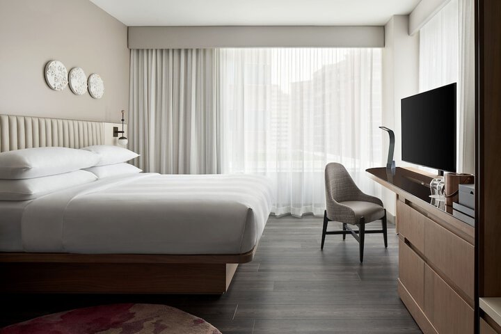 Room 15 of 60