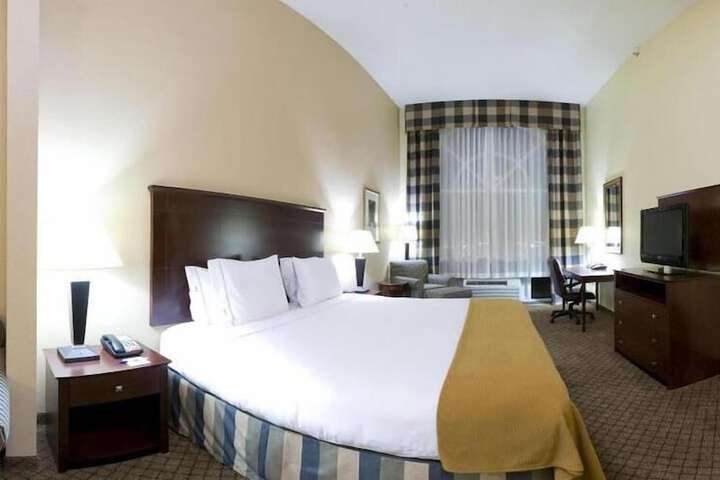 Holiday Inn Express & Suites Millington by IHG