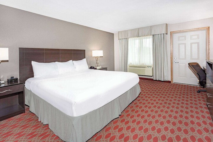 Room 10 of 36